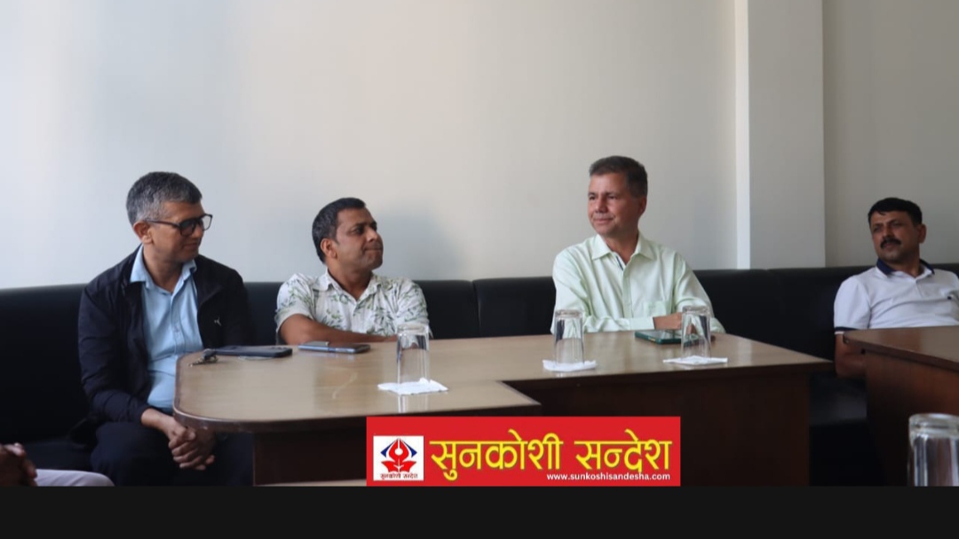 नेपाल भारत मानव बिकास एवम् मैत्री संघले चितवनका किसानलाई ट्याक्टर बितरण गर्ने