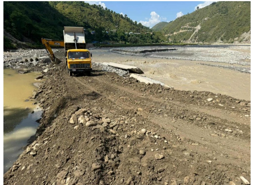 बिपी हाईबे एक तर्फी खुल्यो, आइतबार देखि दुई तर्फी गाडी गुड्ने