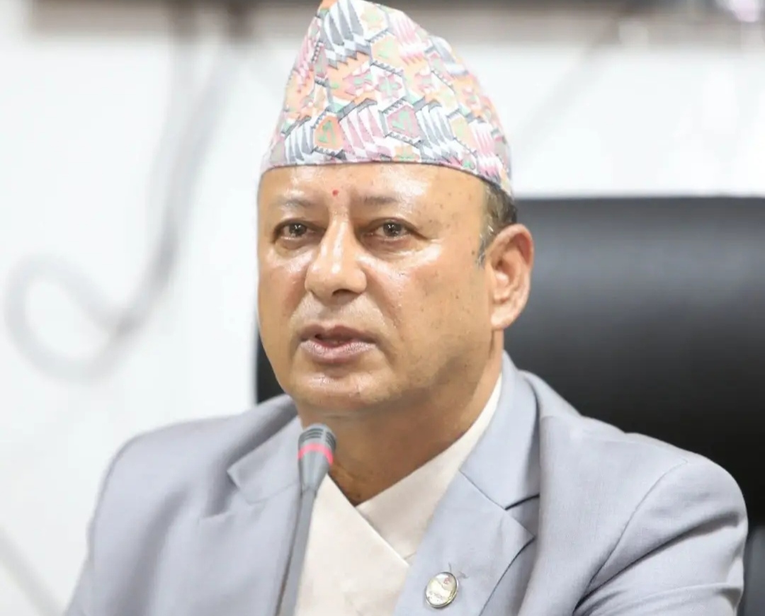 तत्कालीन उर्जा मन्त्री दिपक खड्का भागेर अमेरिका पुगेको आशङ्का